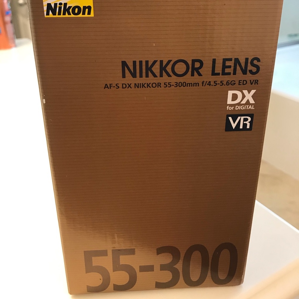 Nikon lens